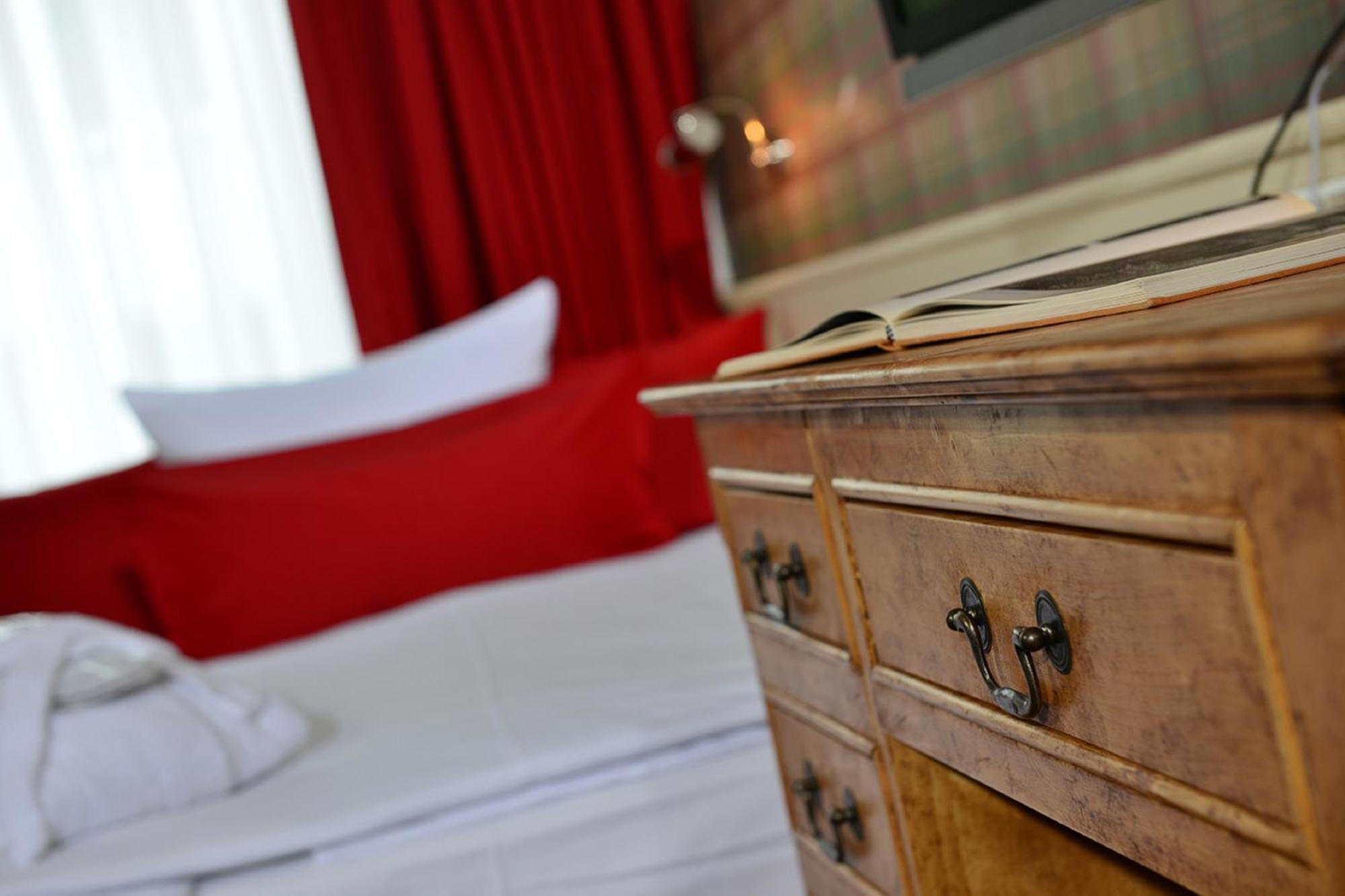 Eenpersoonskamer met Eigen Badkamer in de Gang