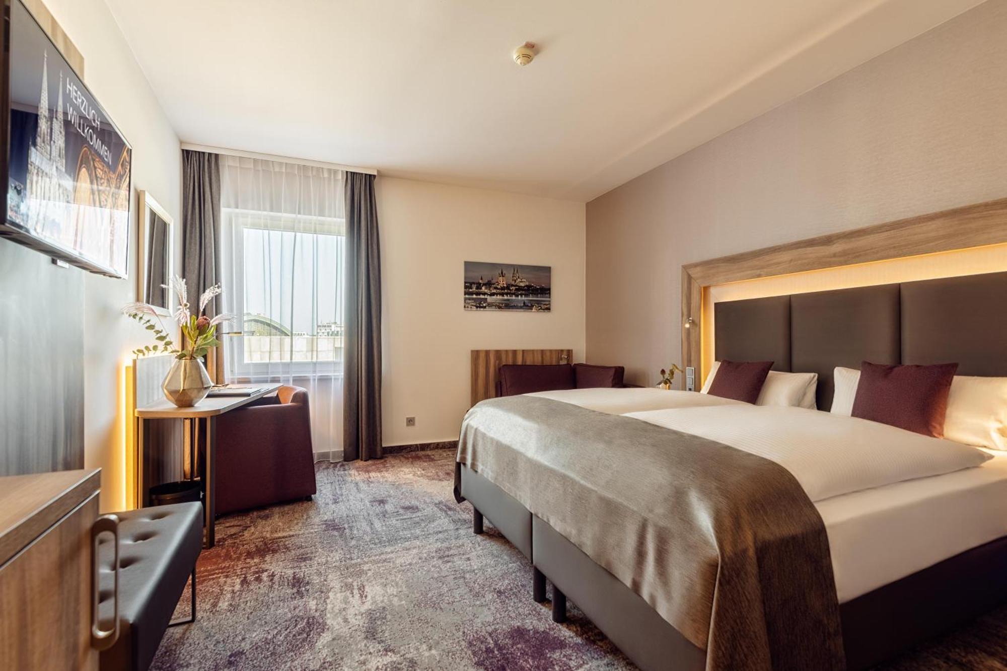 Superior Double Room Cathedral View