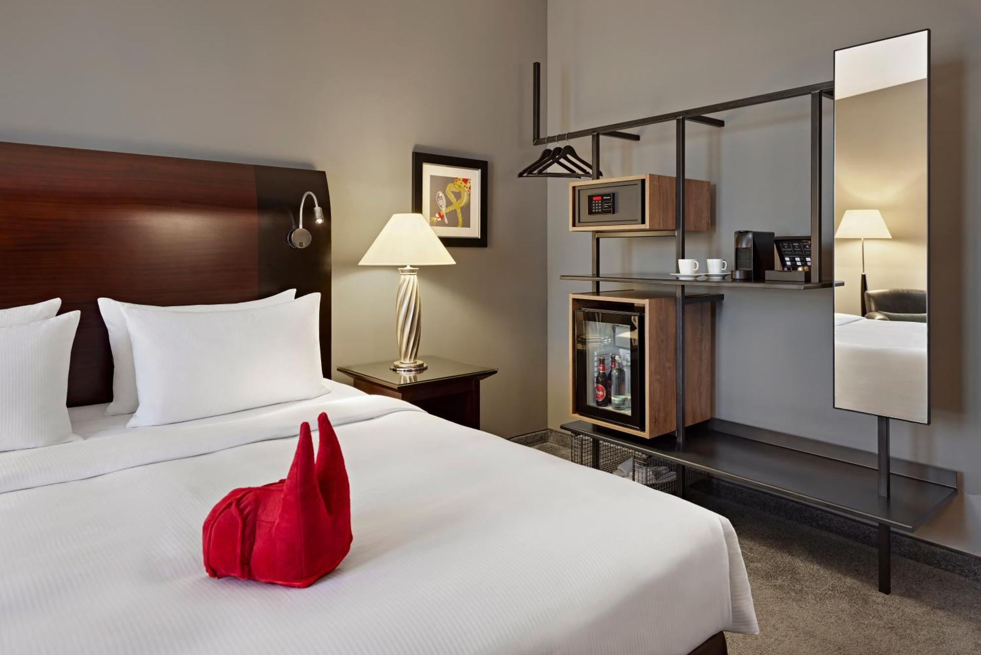 Deluxe King Room,1662393868:JPEG